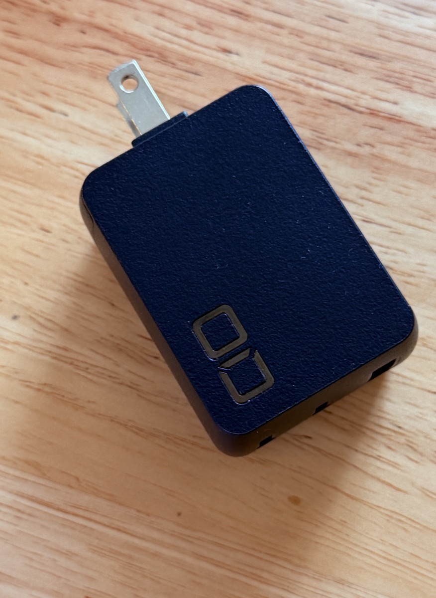 USBの差込口が複数あるコンパクトな急速充電器