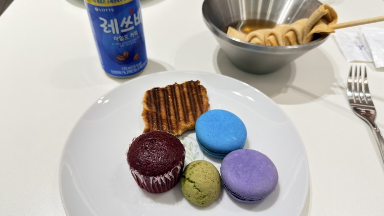ラウンジで、やっとひと息